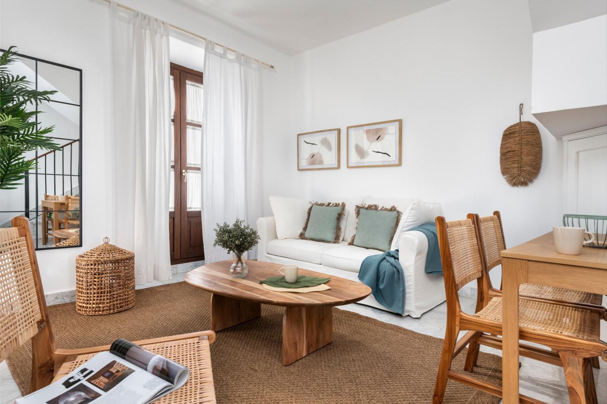 Magno Apartments San Laureano - Private Parking Included Севиля Екстериор снимка