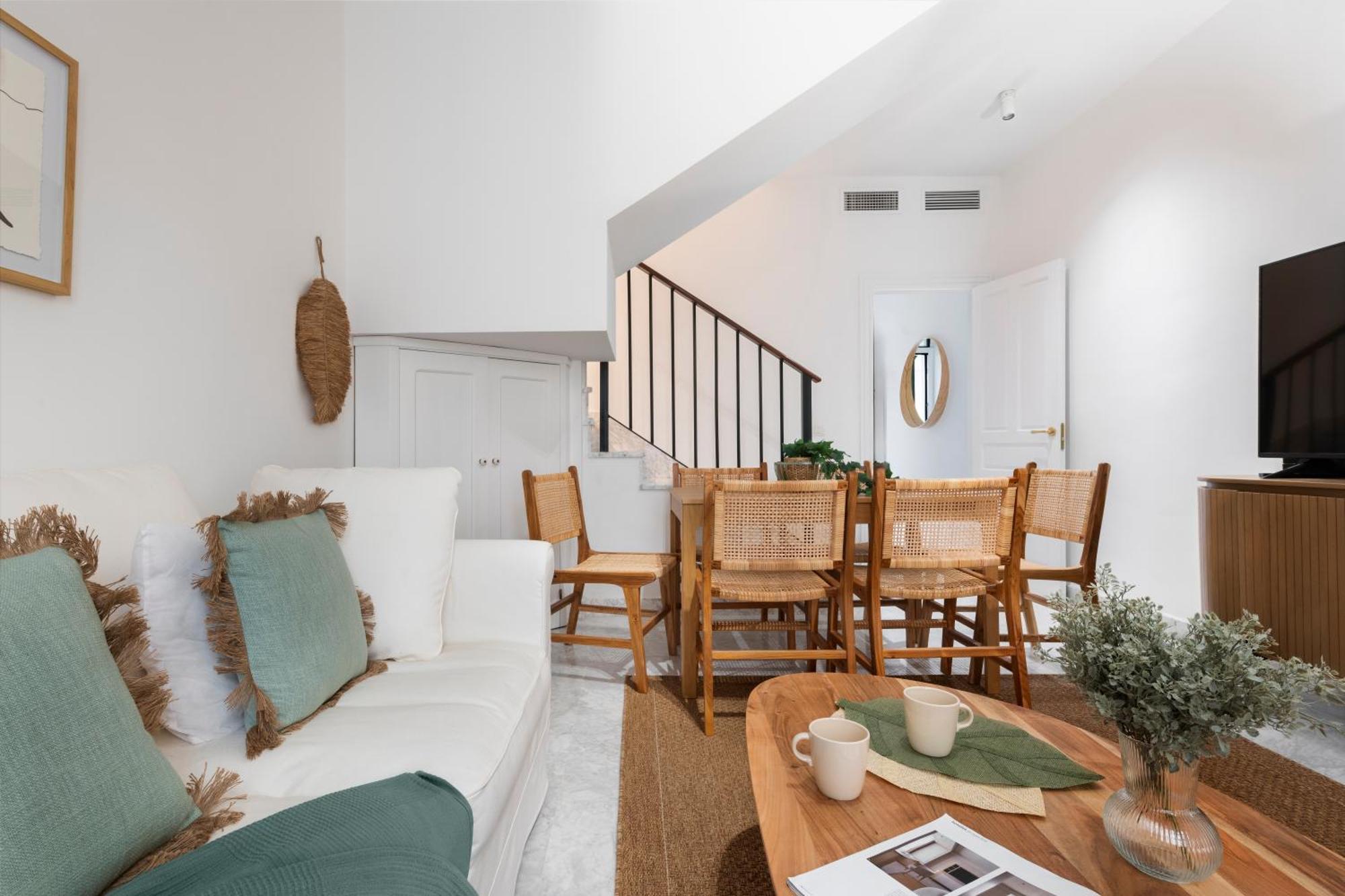 Magno Apartments San Laureano - Private Parking Included Севиля Екстериор снимка